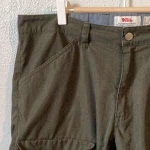 Fjall Raven Swedish ‘Greenland’ Outdoor-Trousers. Mens Size 33-34, Length Long.